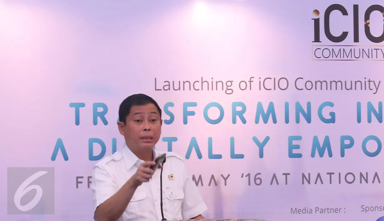Menteri Perhubungan Ignasius Jonan saat berpidato pada peresmian iCIO Community di Jakarta, Jumat (20/5). CIO dan staf TI ini akan berbagi pengetahuan dan pengalaman terkait pemanfaatan teknologi informasi. (Liputan6.com/Angga Yuniar)