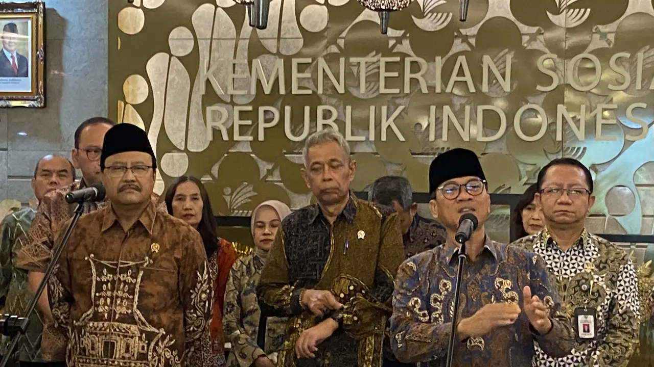 Menteri Desa dan Pembangunan Daerah Tertinggal (Mendes PDT) Yandri Susanto dan Menteri Sosial (Mensos) Syaifullah Yusuf (Gus Ipul).