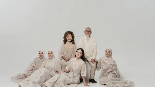 Potret keluarga besar Shandy Aulia yang kompak (credit: instagram.com/shandyaulia/davidsalim)