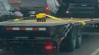 7 Benda Dibawa Pakai Truk Ini Absurd Abis