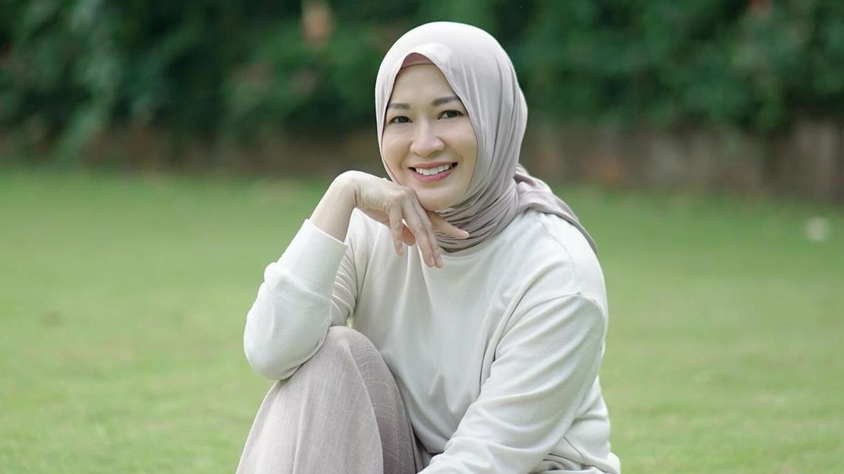 Okie Agustina Comeback Akting: Rahasia Kecantikan Tanpa Operasi Plastik!