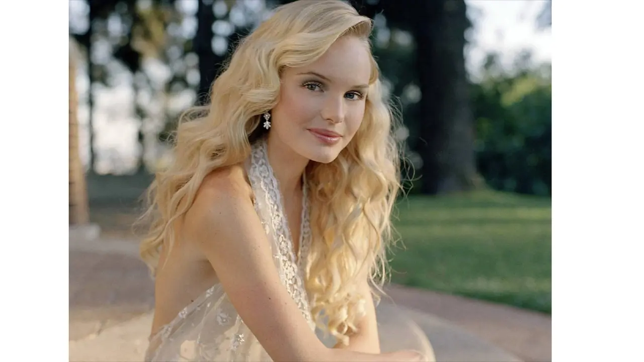Intip Rancangan Koleksi Sepatu kate Bosworth