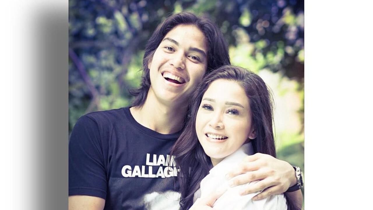 [Bintang] Maia Estianty dan El Rumi
