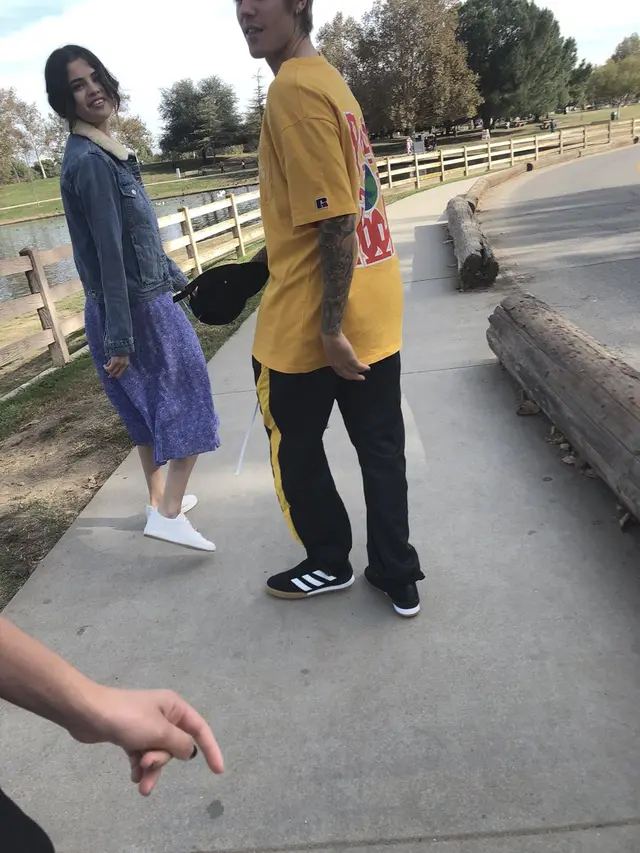 [Bintang] Justin Bieber - Selena Gomez