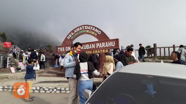 Alami Erupsi Kawasan Wisata Gunung Tangkuban Parahu Ditutup