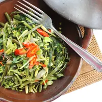 Tumis bunga pepaya Manado./Copyright&nbsp;shutterstock.com/g/Nurmalia