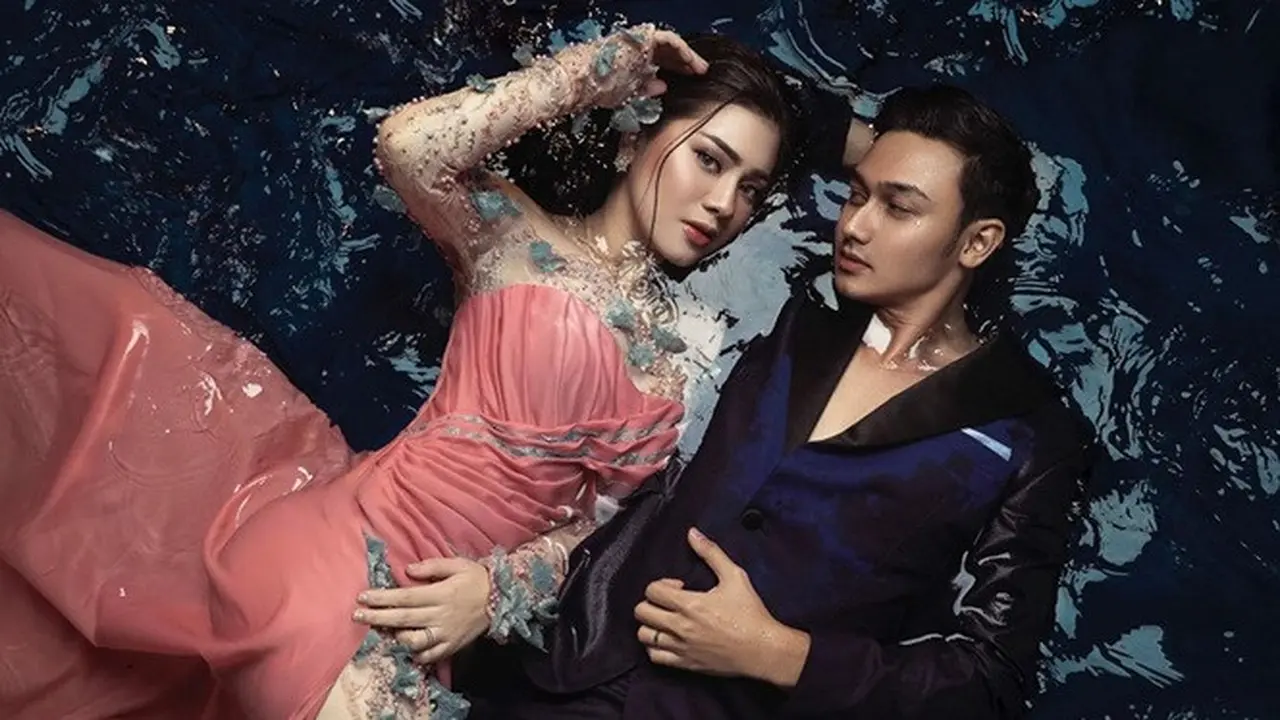 6 Gaya Felicya Angelista dan Caesar Hito Prewedding 'Deep Love', Curi Perhatian