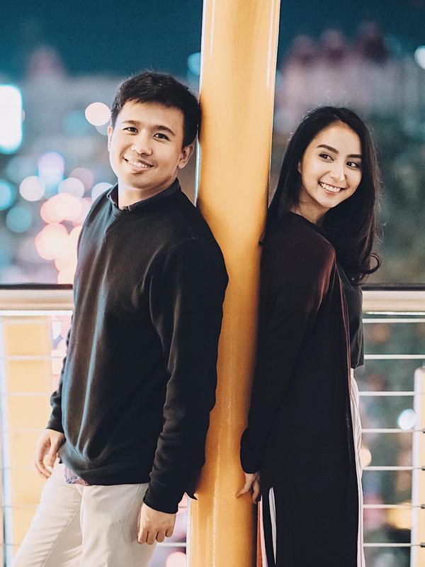 6 Momen Clairine Clay dan Joshua Herman Pakai Baju Senada, Selalu Kompak (sumber: Instagram/clairineclay)