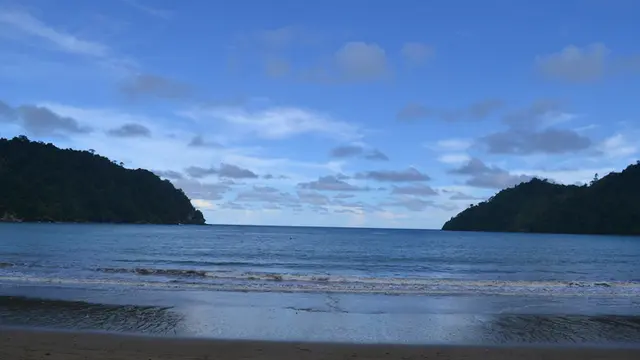 Pantai Sipelot di Malang