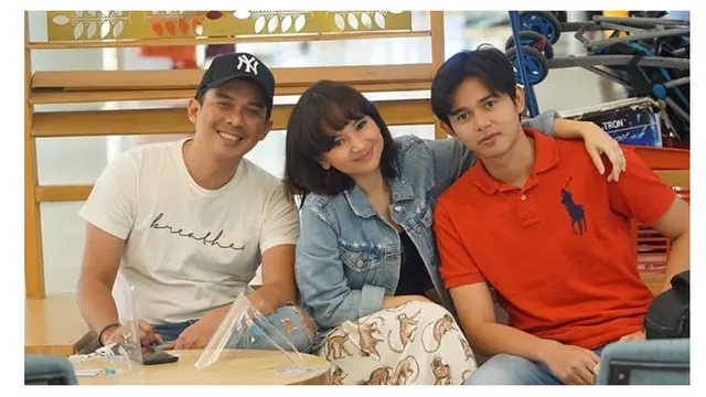 Potret 7 Selebriti Wanita dengan Anak Sambungnya, Kompak Banget