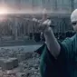 Ralph Fiennes memerankan karakter antagonis Voldemort di film Harry Potter (BBC)