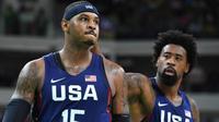 Dua bintang basket Amerika Serikat, Carmelo Anthony (kiri) dan DeAndre Jordan (kanan). (AFP/Mark Ralston)