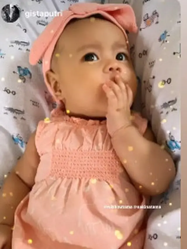 6 Potret Menggemaskan Salima, Anak Wishnutama dan Gista Putri