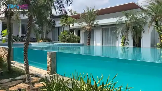 Jemput Raffi Ahmad Pakai Jet Pribadi, Ini Potret Rumah Mewah Crazy Rich Malang