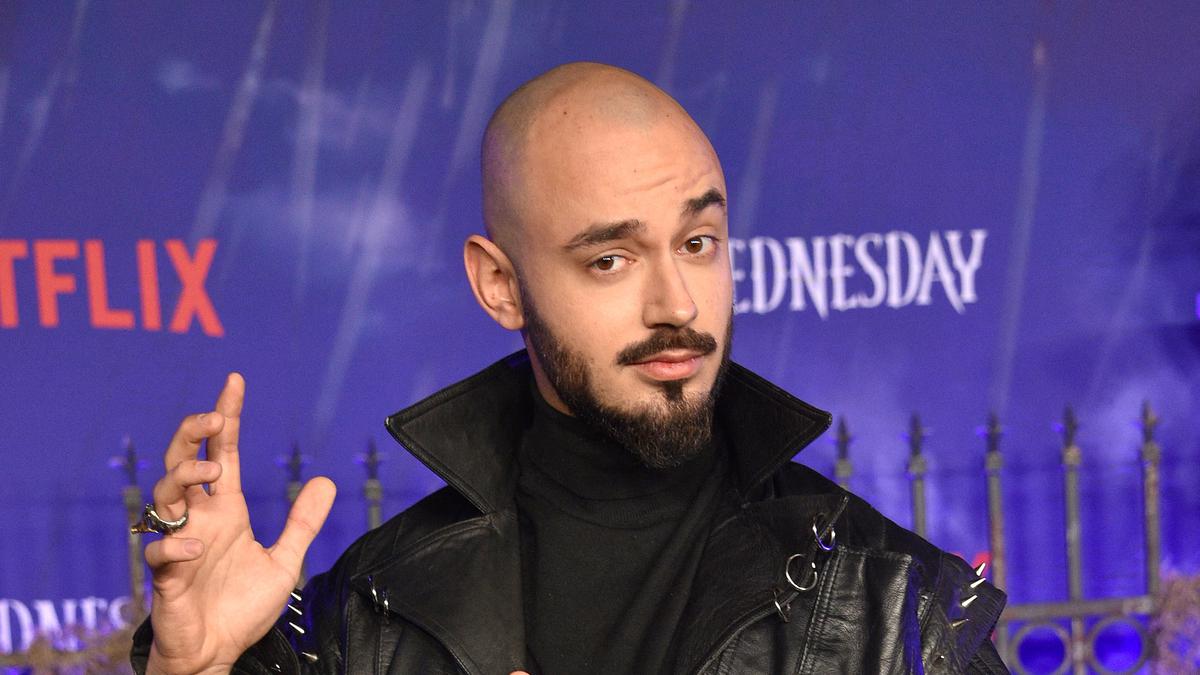Fakta Menarik Wednesday Season 2, Ada Pengorbanan Pesulap Victor Dorobantu demi Hidupkan Thing