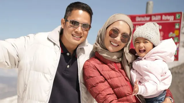 Hamil Anak Kedua, Ini 7 Momen Seru Kevin Lilliana saat Asuh Buah Hati
