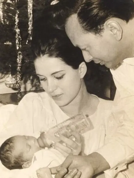 Potret Ira Wibowo Kecil (Instagram/irawbw)