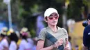 <p>Potret Ussy maratahon di Bali yang digelar pada di Gianyar, Bali, pada Minggu (27/08/2023). Ussy menjadi salah satu peserta dari banyaknya yang ikut berjumlah, 13.600 pelari. [Instagram/ussypratama]</p>