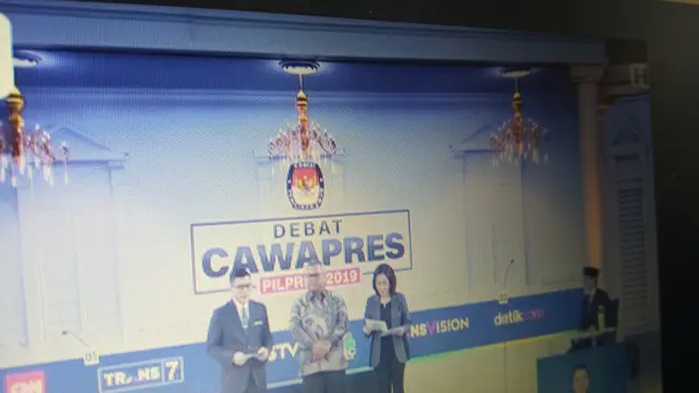 Sandiaga Uno bawa botol minum