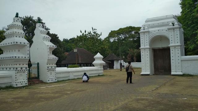 Mengintip Gaji Para Abdi Dalem Keraton Cirebon - Regional ...