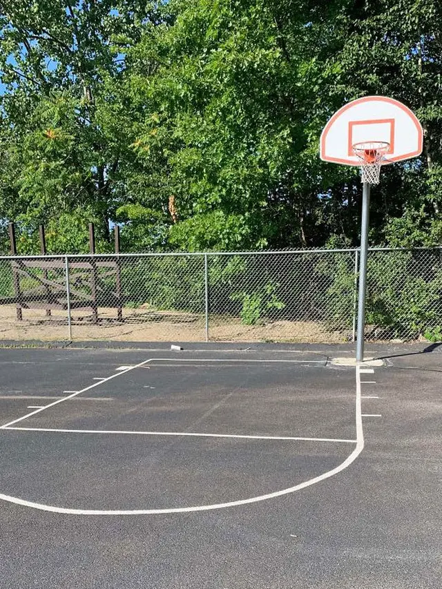 Kocak, Deretan 7 Potret Lapangan Basket Ini Bikin Elus Dada