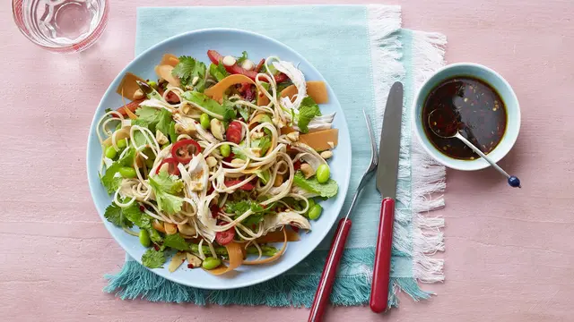 salad mi ayam