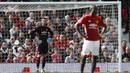 Bermain di kandang, Manchester United, gagal menaklukkan klub papan bawah, Stoke City. Hasil imbang yang diraih MU membuat tim asuhan Jose Mourinho ini tertahan di posisi enam klasemen sementara. (Reuters/Carl Recine) 