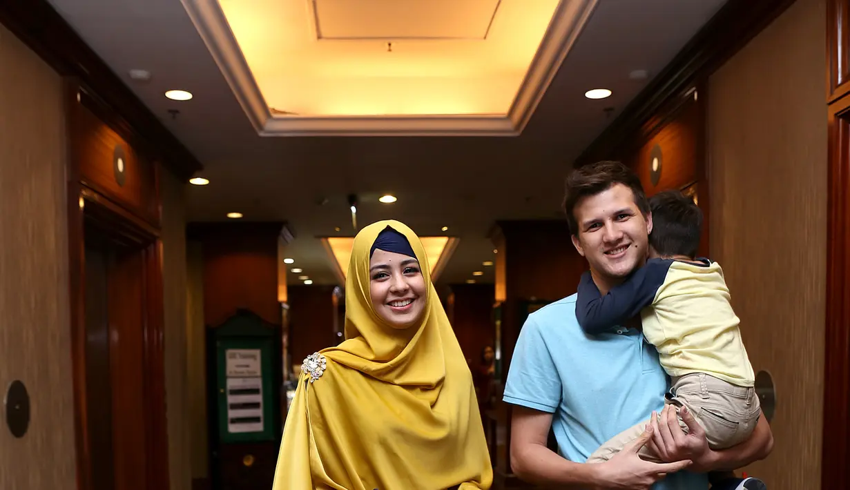 Preskon pernikahan dengan Stuart Colin. (Galih W.Satria/Bintang.com).