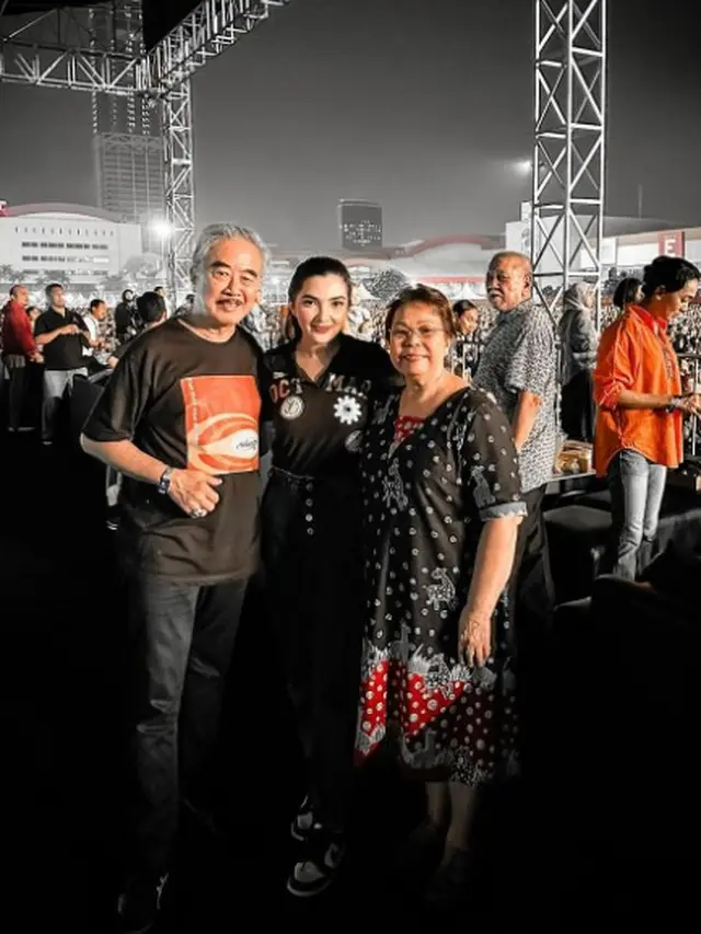 Beberapa personil Geng Cendol nonton konser Sheila on 7 (Instagram/ashanty_ash)