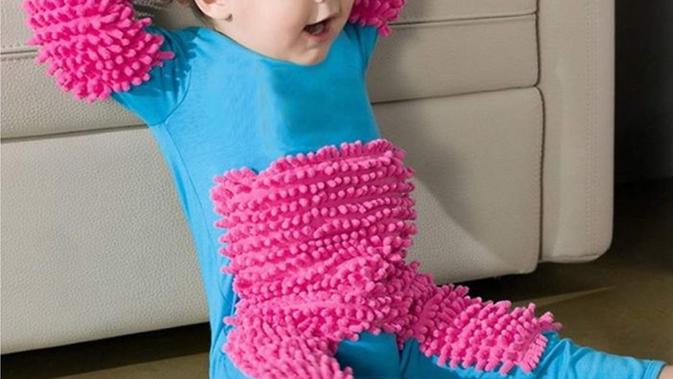 Baju bayi dengan aksen mirip kain pel. (dok. BabyMop)