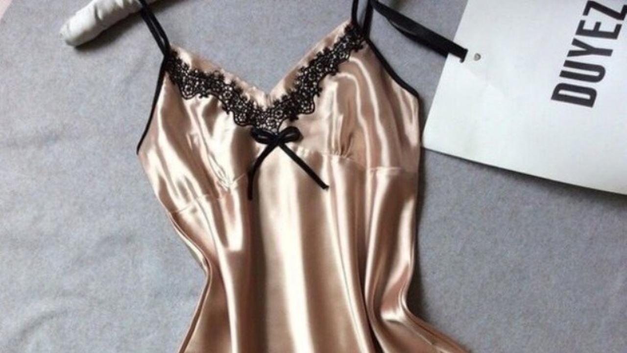 [Bintang] 3 Zodiak yang Tampak Sempurna Kalau Pakai Lingerie Warna Emas