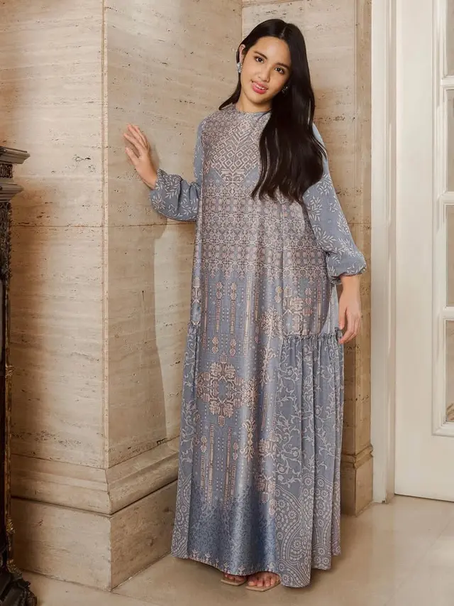 Tampilan Mikhayla Putri Nia Ramadhani Kanakan Baju Lebaran Sarimbit. [@geulis.id]