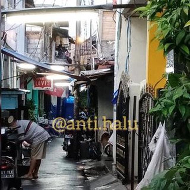6 Potret Rumah Lawas Lucinta Luna di Gang Sempit, Hunian Sebelum Setenar Sekarang