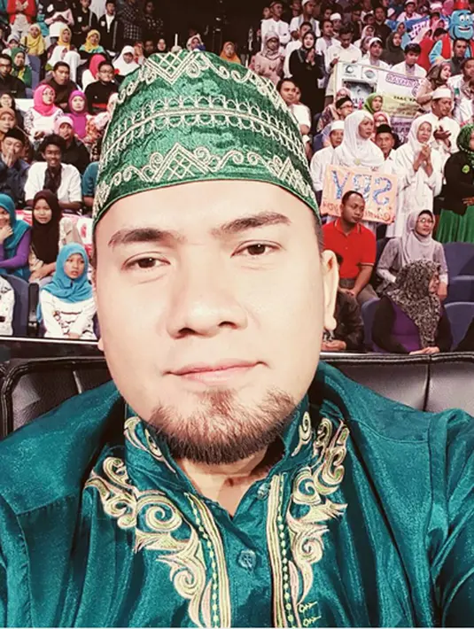 Setelah menjalani pemeriksaan, Saipul Jamil resmi ditahan. Sejak ditangkap, banjir cercaan dan doa dari para pengikutnya. Setidaknya, saat berita ini ditulis, 8695 komentar .(Foto: instagram.com/saipuljamill)