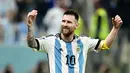 Bintang timnas Argentina, Lionel Messi telah bermain di 5 edisi Piala Dunia sejak 2006. Di setiap Piala Dunia, La Pulga tercatat pernah memiliki pasangan yang berbeda. (AFP/Juan Mabromata)