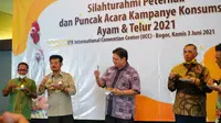 Menteri Koordinator Bidang Perekonomian Airlangga Hartarto pada acara Silaturahmi Peternak dan Kampanye Makan Ayam dan Telur” di IPB International Convention Center, Bogor, Kamis (3/6/2021).