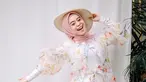 Tengah menghadapi permasalahan rumah tangga yang rumit, Lesti Kejora belum muncul ke hadapan publik sejak resmi melaporkan Rizky Billar karena tindak KDRT pada (28/9/2022). Banyak penggemar yang merindukan postingan Lesti Kejora di Instagram ataupun kehadiran pedangdut berusia 23 tahun itu di layar kaca. Selalu tebar kebaikan, tak heran jika banyak yang mendukung Lesti hingga saat itu. (Liputan6.com/IG/@lestykejora)