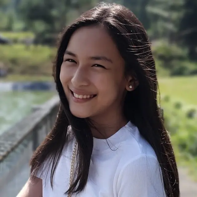 6 Potret Shanna Shannon, Penyanyi Cilik yang Viral Cover Lagu Ibu Pertiwi