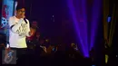 Penampilan Sigit Purnomo atau yang akrab disapa Pasha bersama grup band Ungu di e-Plasa, Kota Semarang, Jumat (26/2). Ini merupakan konser terakhir Pasha bersama Ungu setelah dirinya resmi dilantik sebagai Wakil Wali Kota Palu. (Foto : Gholib)