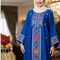 Ilustrasi Model Gamis Kaftan Bordir untuk Kondangan Ibu-ibu Usia 50 Tahunan (Sumber Gambar Meta AI)