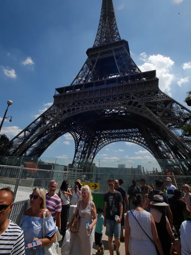Menara Eiffel Ditutup