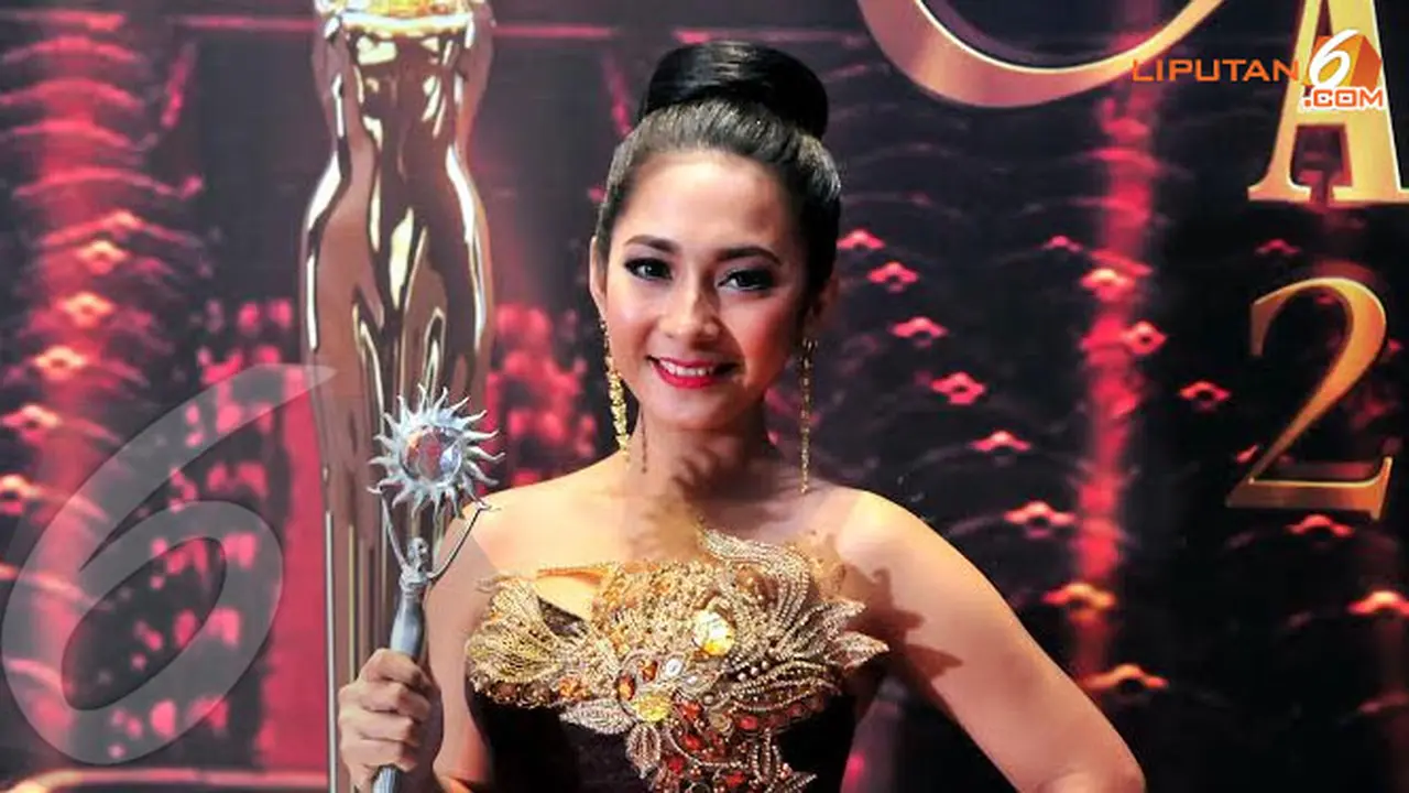 indah-kirana-g2-131130b.jpg