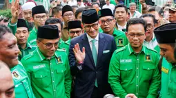 Sandiaga Uno diumumkan sebagai kader dalam prosesi yang digelar di kantor pusat PPP, Jalan Diponegoro, Menteng, Jakarta Pusat, Rabu (14/6) sore. (Liputan6.com/Angga Yuniar)