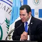 Presiden Guatemala Jimmy Morales memberi sambutan dalam upacara peresmian Kedubes Guatemala di Yerusalem, Rabu (16/5). Guatemela resmi memindahkan kedutaan besarnya di Israel dari Tel Aviv ke Yerusalem. (RONEN ZVULUN/POOL /AFP)
