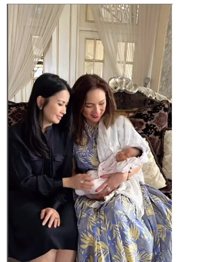 8 Potret Kompak Liliana Tanoesoedibjo dengan Ibu Mertua Jessica Tanoe saat Jenguk Cucu