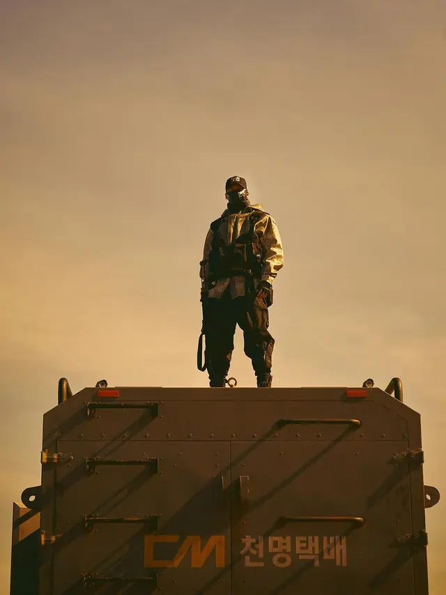 Kim Woo Bin dalam serial Black Knight. (Foto: Instagram/__kimwoobin)