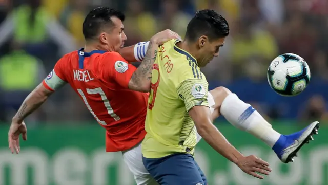 Cile Kalahkan Kolombia