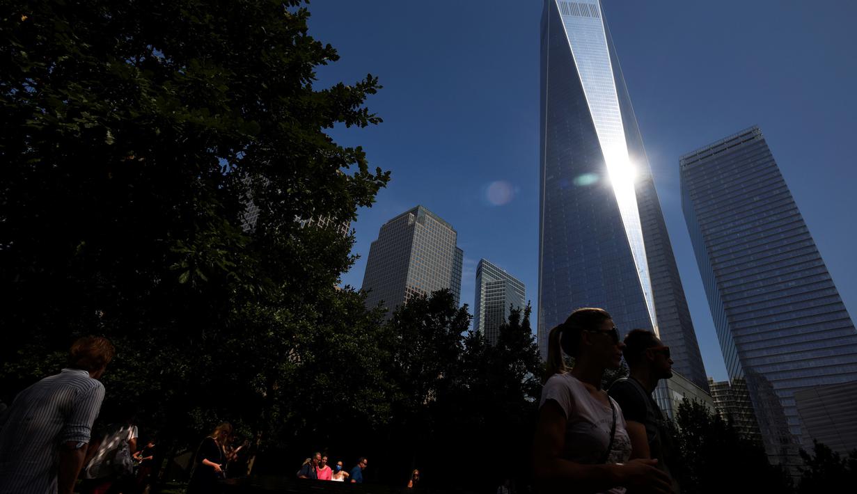 Peringatan 15 Tahun Tragedi WTC 11 September - Foto  
