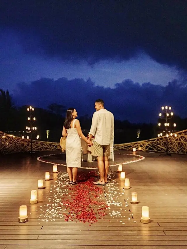 6 Potret Marcel Chandrawinata dan Istri Saat Liburan di Bali, Romantis