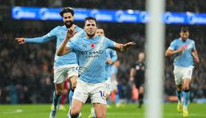 Selebrasi&nbsp;Nico Gonzalez di laga Manchester City&nbsp;vs Liverpool di pekan ke-11 Liga Inggris 2025/2026 di Etihad Stadium, Minggu (09/11/2025). (AP Photo/Jon Super)